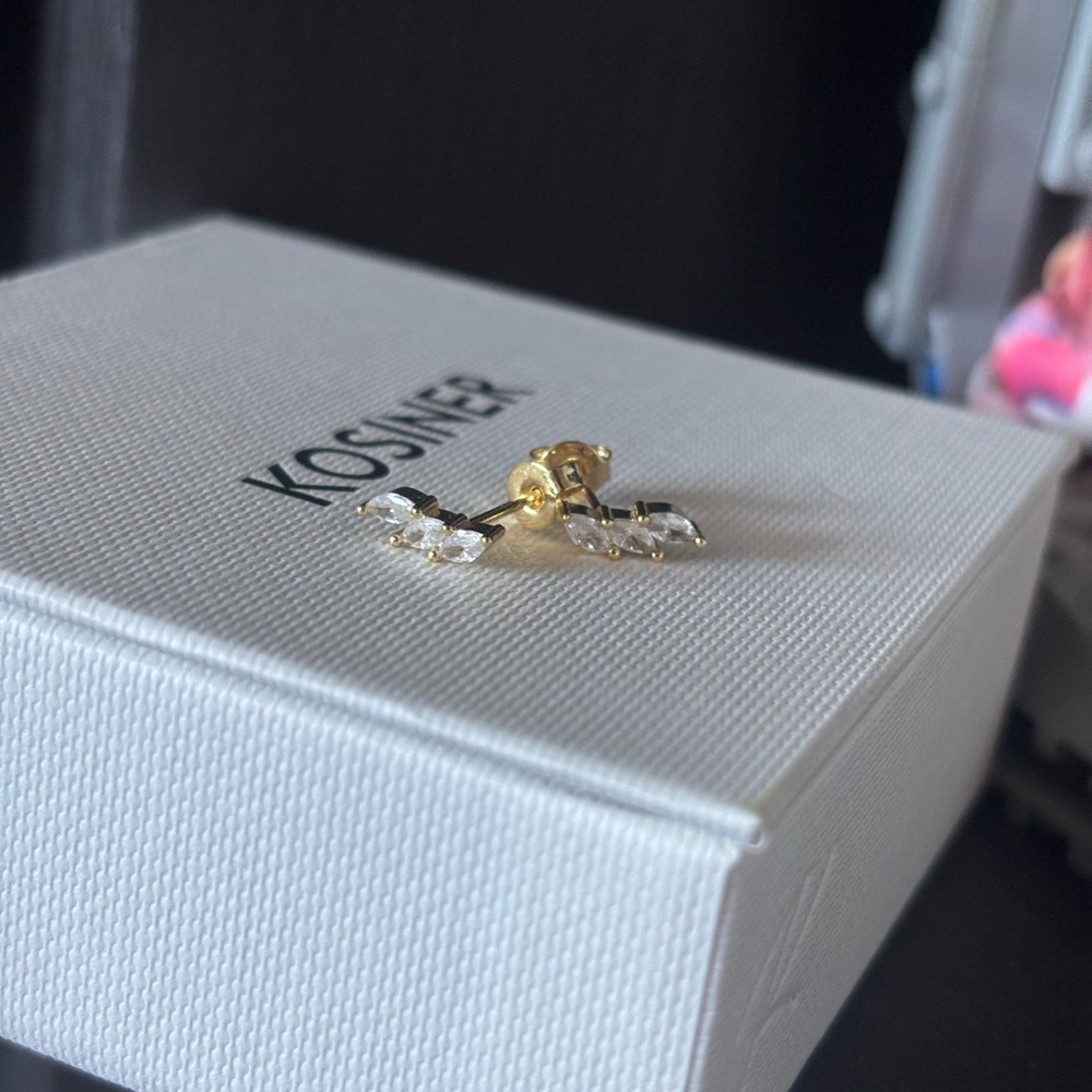 Delicate marquise earrings